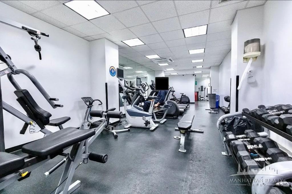 E 39th St #606 - Photo 5 of 5