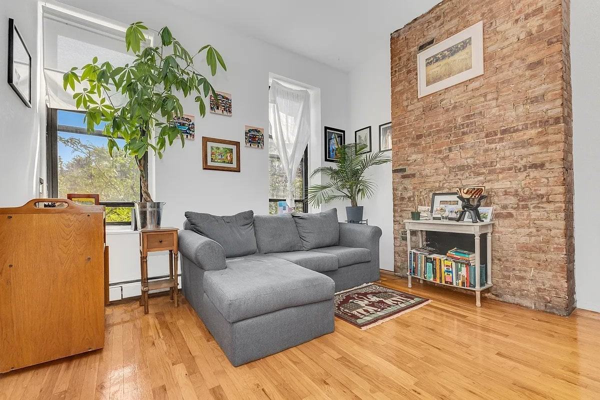 543 1/2 E 6th St #5 - Photo 3 of 6