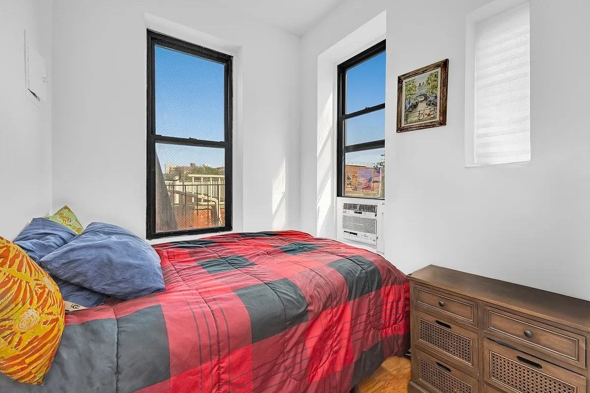 543 1/2 E 6th St #5 - Photo 4 of 6