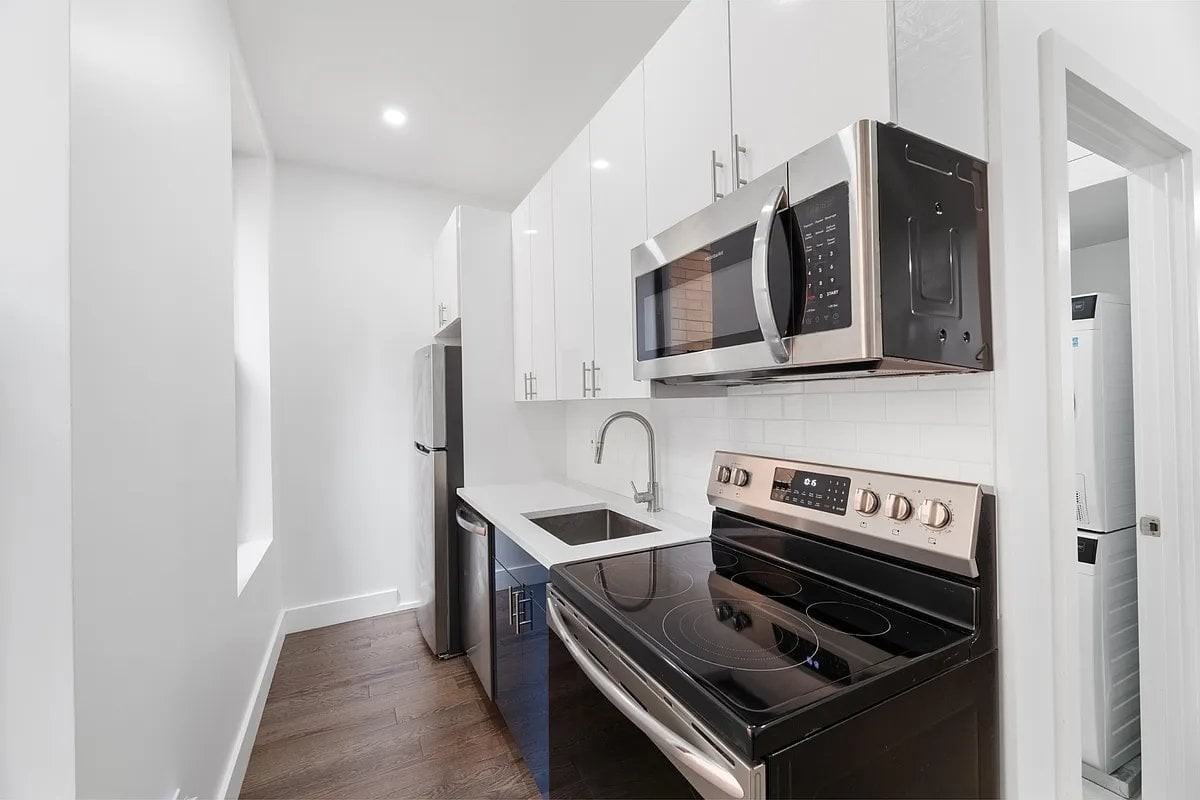 52 W 27th St #3 - Photo 6 of 8