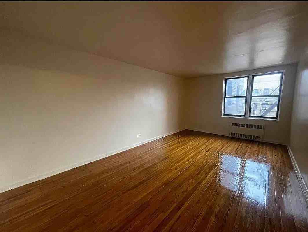 7210 37th Ave #507 - Photo 2 of 8