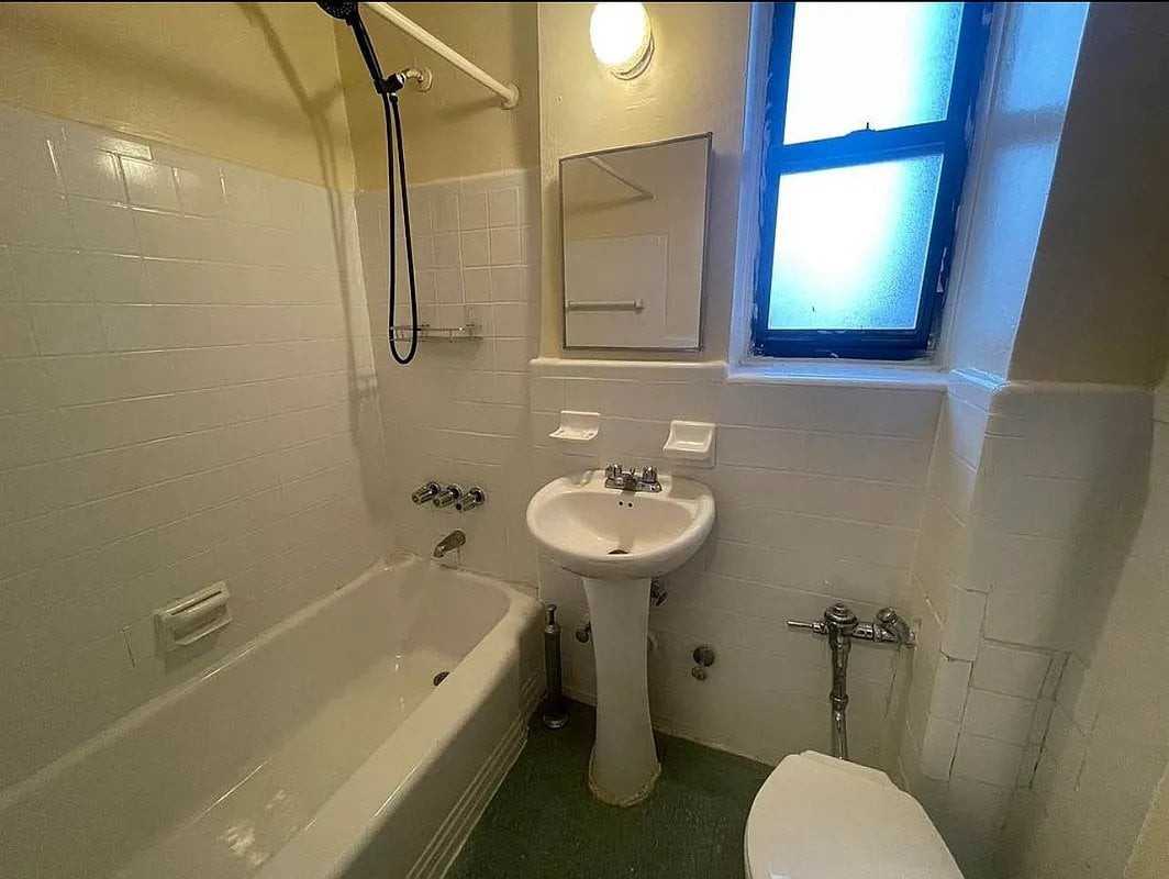 7210 37th Ave #507 - Photo 5 of 8