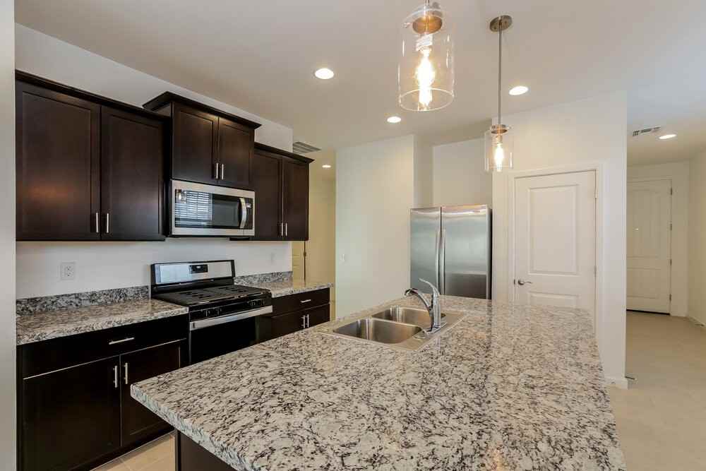 10746 W Bloch Rd - Photo 6 of 16