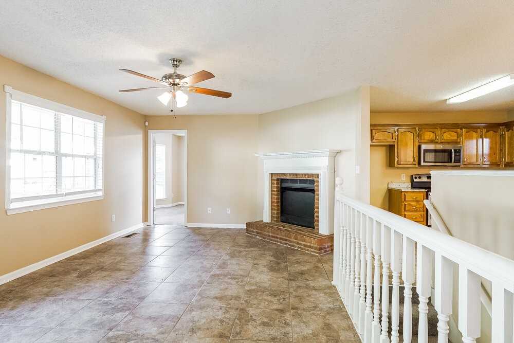 1812 Molly Ln - Photo 5 of 18