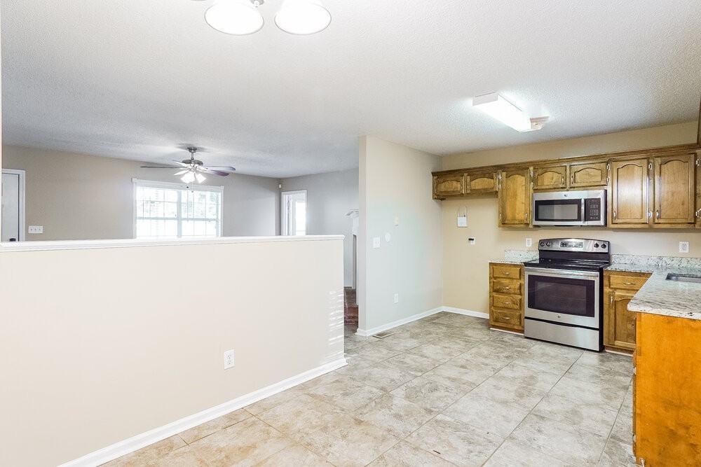 1812 Molly Ln - Photo 7 of 18