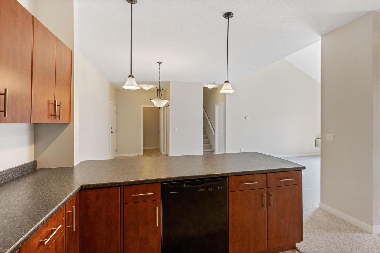 Lake Country Lofts Apartments - Photo 7 of 29