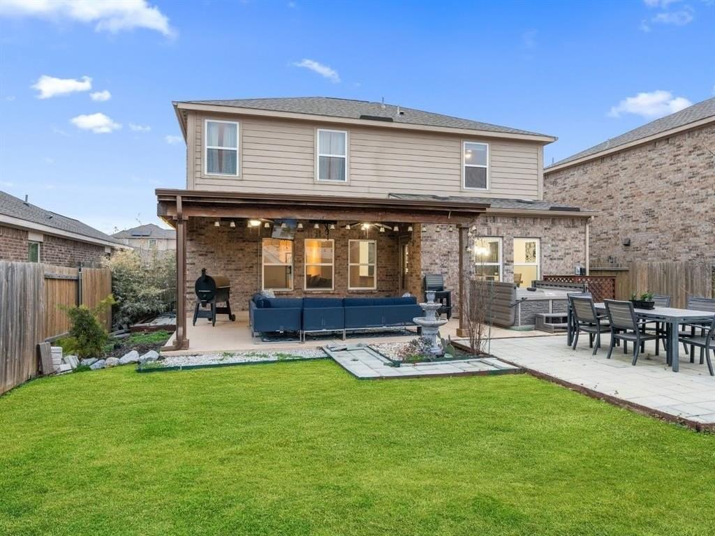 125 Curt St - Photo 4 of 34