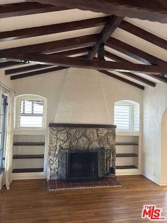 1046 18th St - Photo 3 of 4