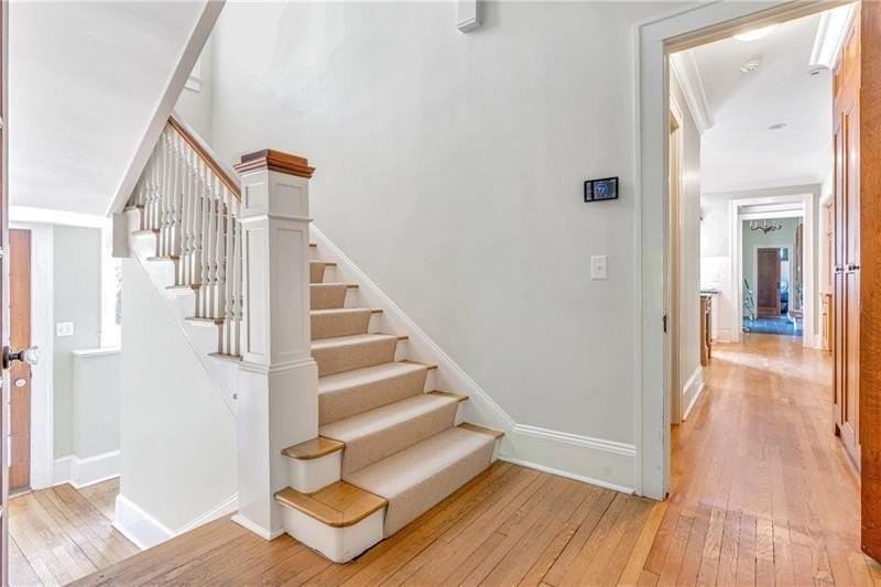 979 Springdale Rd Ne - Photo 7 of 44