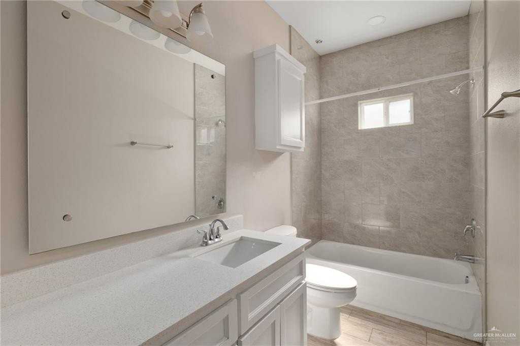 1311 Petri Dr Unit 4 - Photo 6 of 10