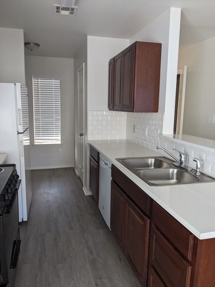 9927 Bilbrook Pl Unit B #B - Photo 5 of 19