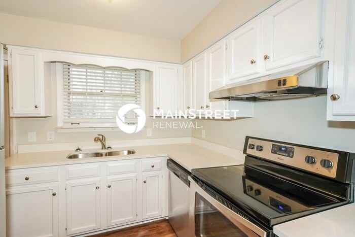 242 Iris Dr - Photo 5 of 16