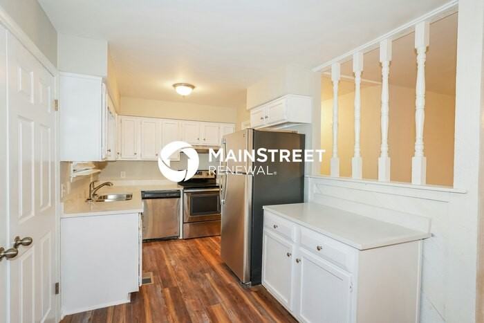 242 Iris Dr - Photo 6 of 16