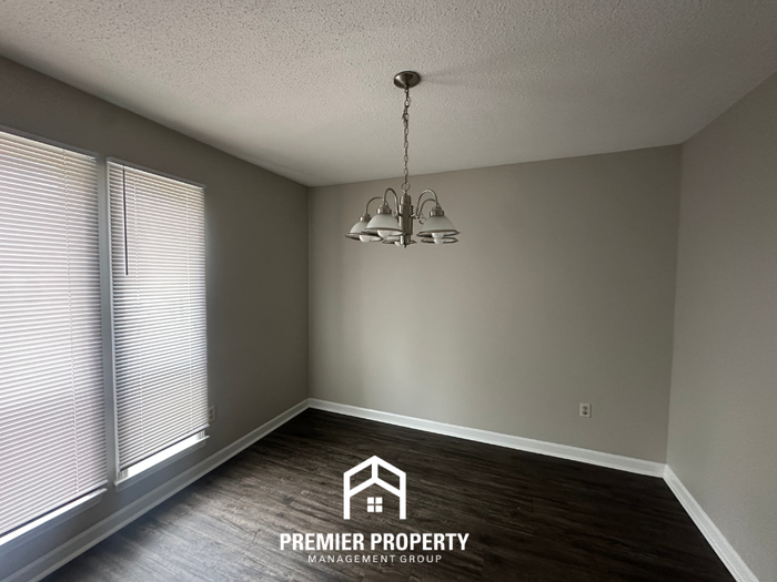 1387 Greenland Rd - Photo 4 of 23