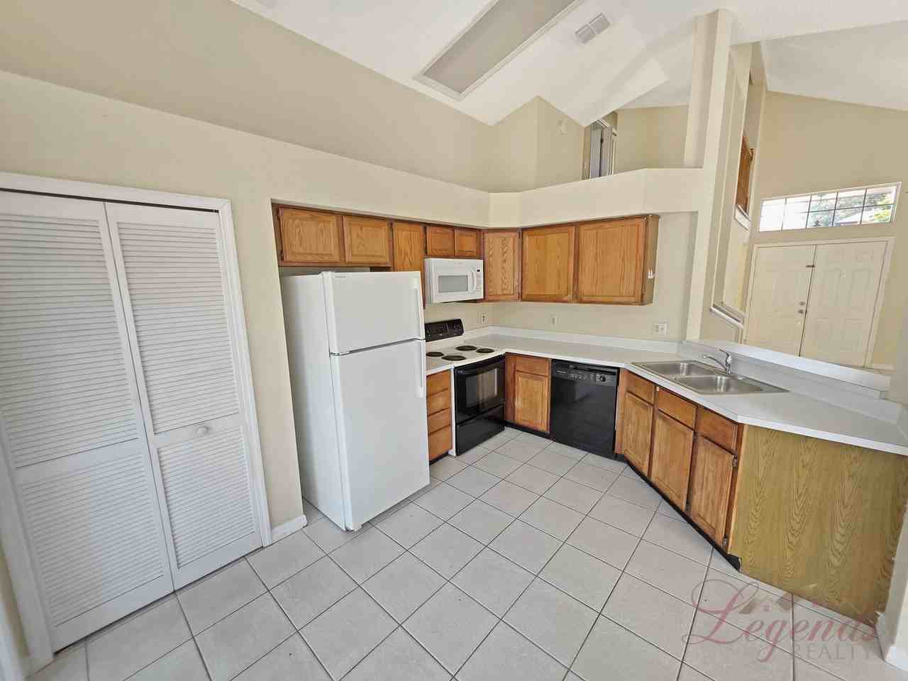 1612 Slash Pine Pl - Photo 7 of 26