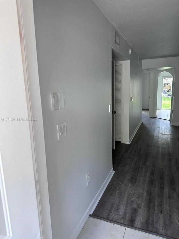 2931 Se 13th Ave #104-47 - Photo 2 of 10