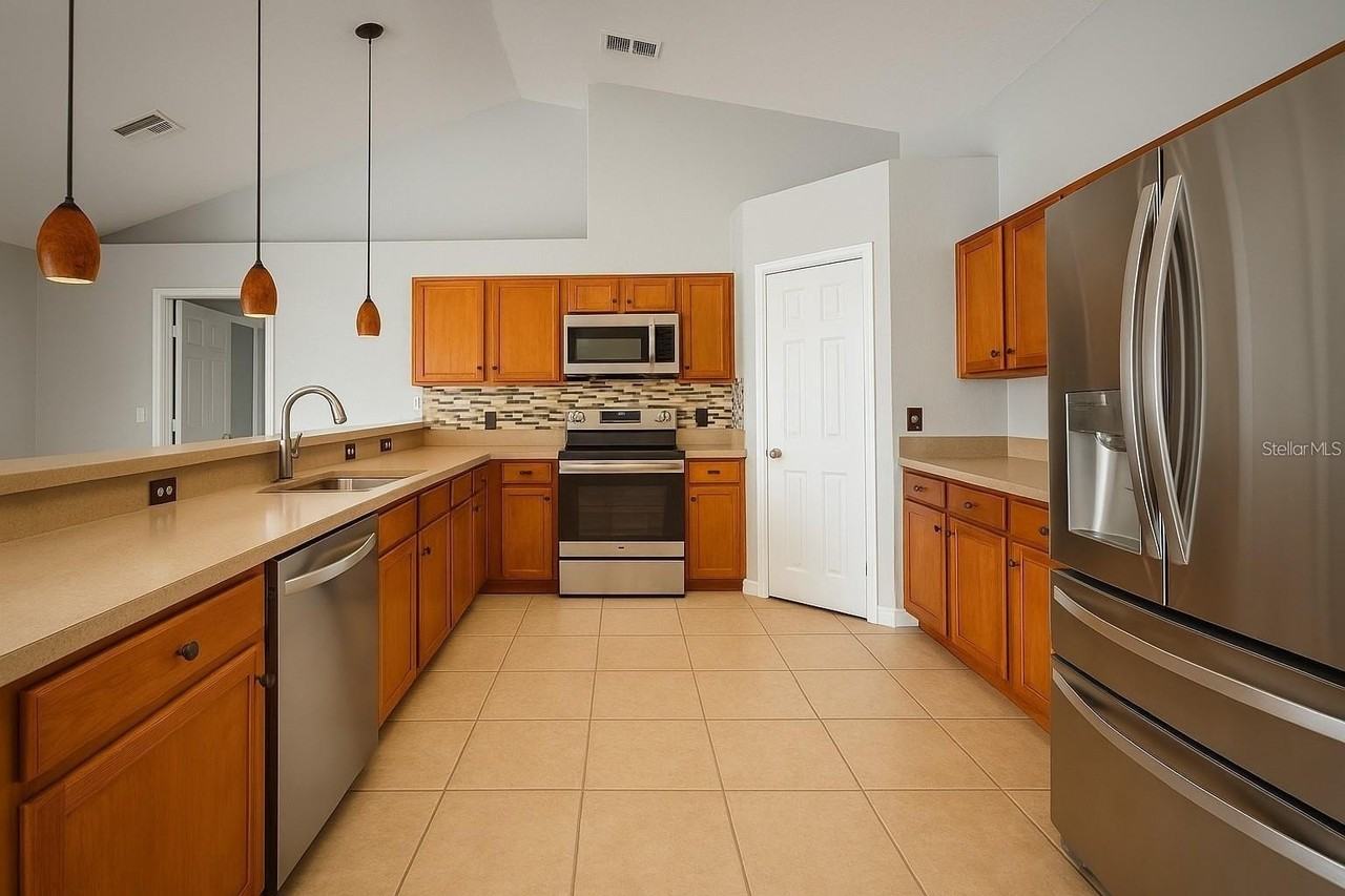 408 Magpie Ct - Photo 3 of 19