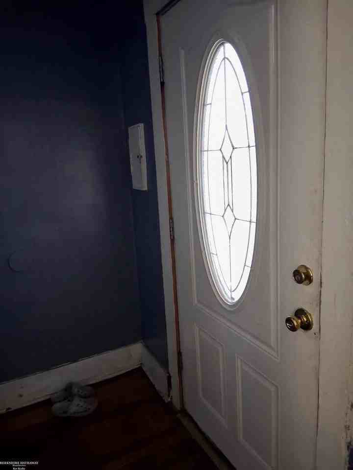 487 Chalmers St - Photo 7 of 23