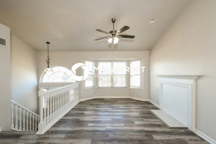 3304 5 Oaks Dr - Photo 5 of 19