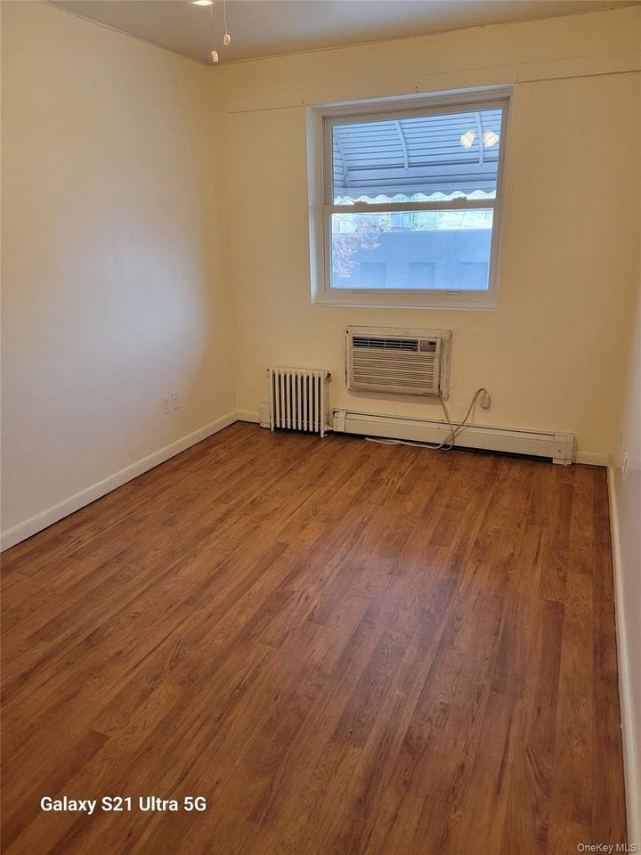 4882 37th St 2nd Fl - Photo 4 of 14