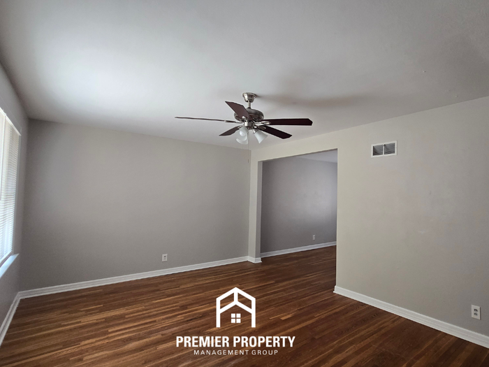 1126 Astoria Dr - Photo 2 of 17