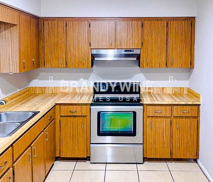 403 Crabtree Ave - Photo 3 of 13