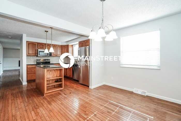 3129 Rainier Ave - Photo 4 of 20