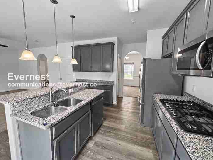 102 Ridgeway St - Photo 3 of 22