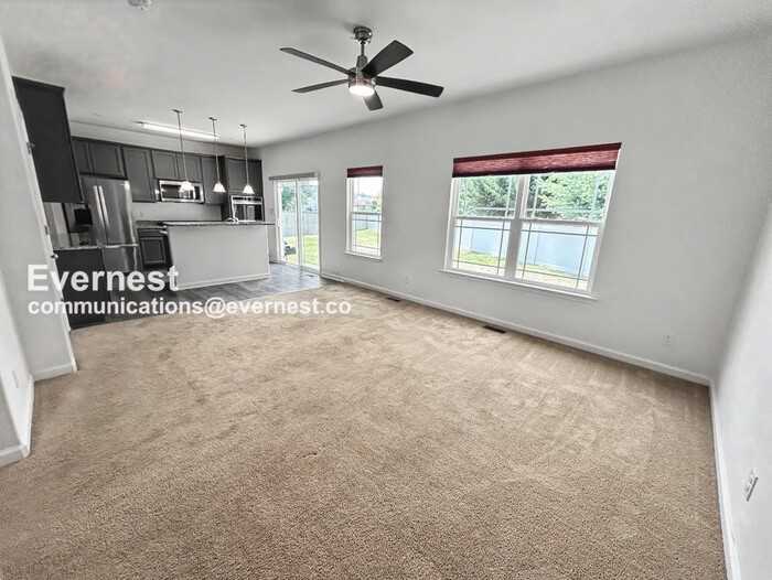 102 Ridgeway St - Photo 4 of 22