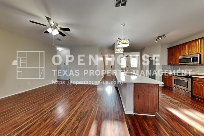 2104 Dalhart Trl - Photo 4 of 31