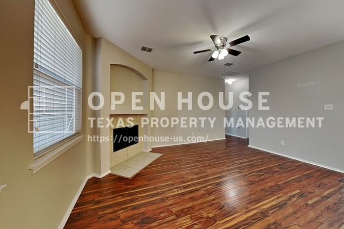 2104 Dalhart Trl - Photo 5 of 31