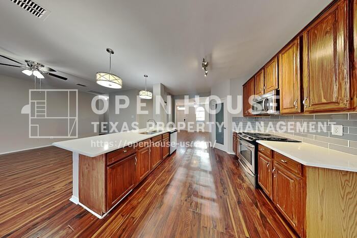 2104 Dalhart Trl - Photo 6 of 31