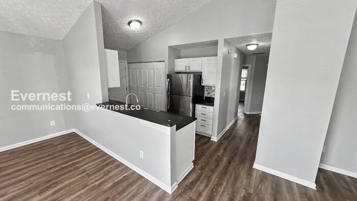 1475 Pineland Ct - Photo 3 of 23