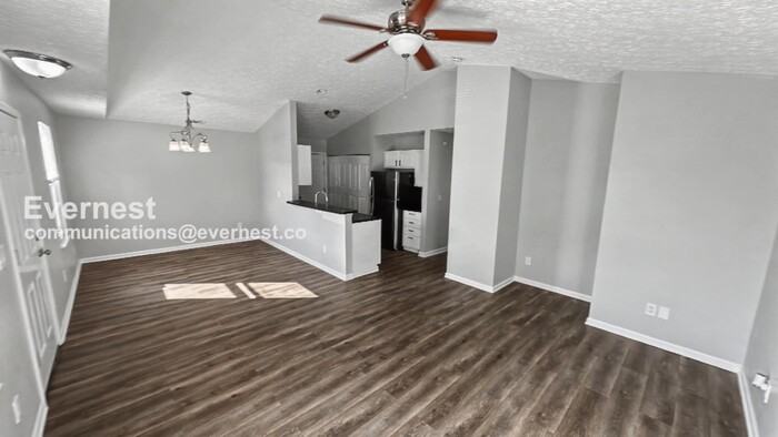 1475 Pineland Ct - Photo 4 of 23