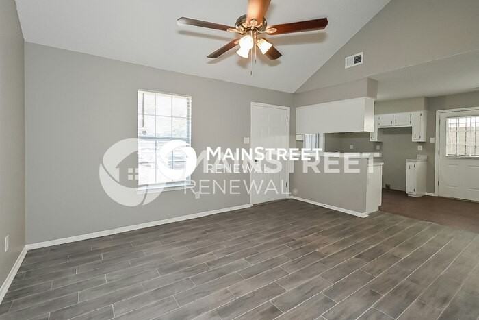 4568 Summer Crk N - Photo 4 of 16