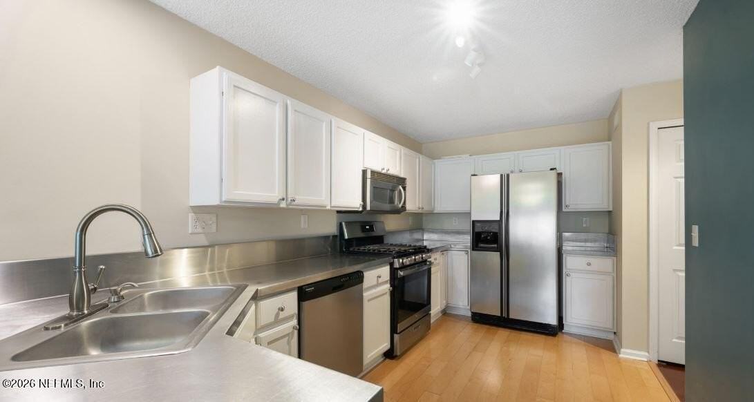 629 10th Ave S - Photo 4 of 33