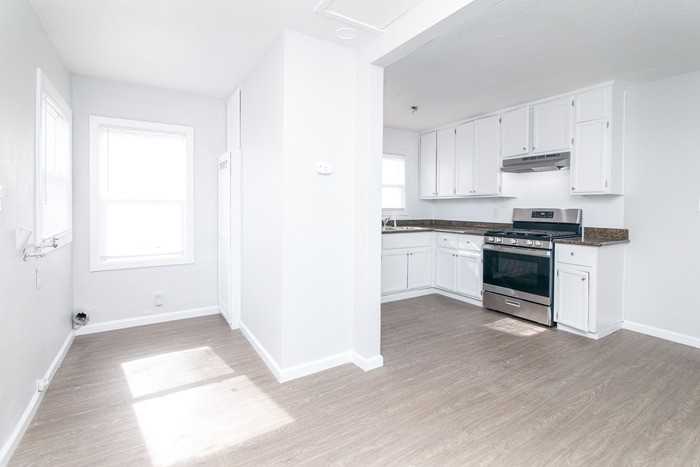 3940 34th St - Photo 3 of 14