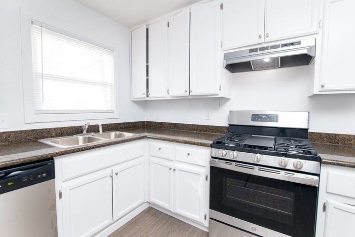 3940 34th St - Photo 5 of 14