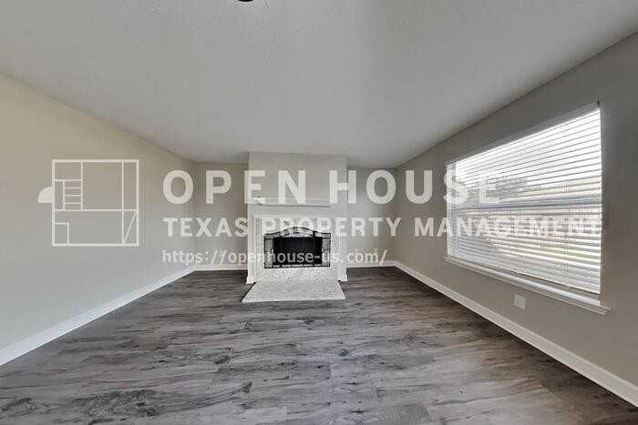 2810 Bristlecone Dr - Photo 4 of 21