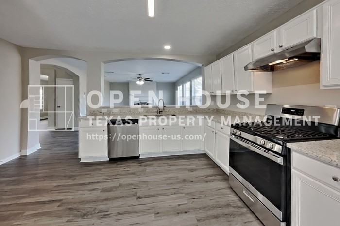 2810 Bristlecone Dr - Photo 5 of 21