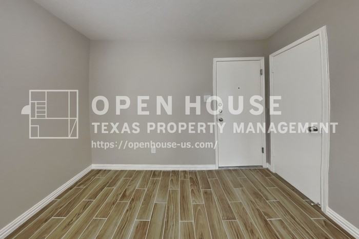 11950 Rolling Stream Dr - Photo 6 of 23