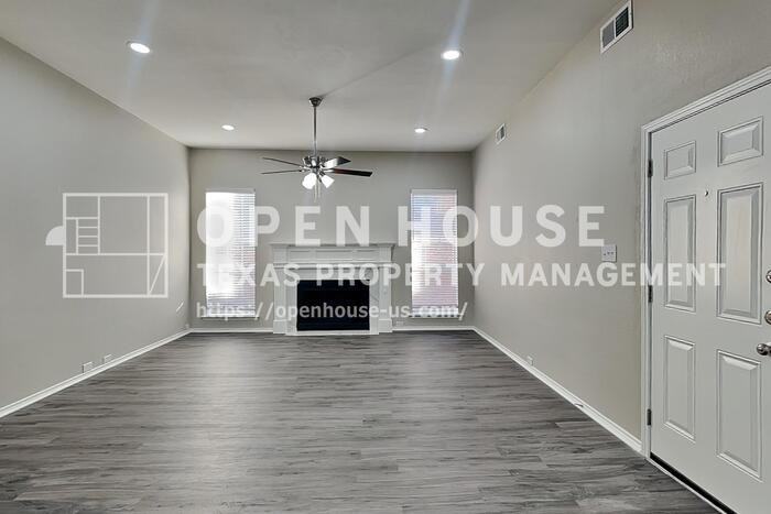 3709 Cromwell Dr - Photo 5 of 23