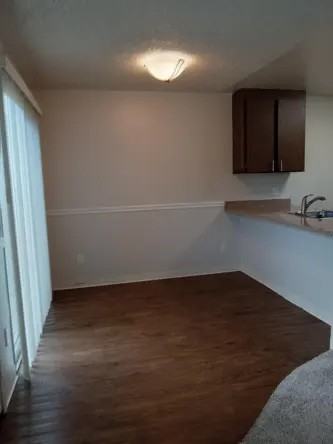 Emerald Gardens Apartments - Photo 2 of 25