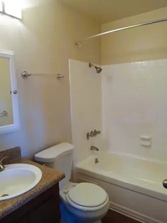 Emerald Gardens Apartments - Photo 7 of 25