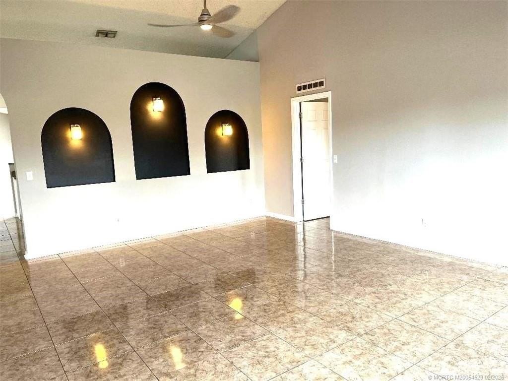 1450 Sw Paar Dr - Photo 2 of 23