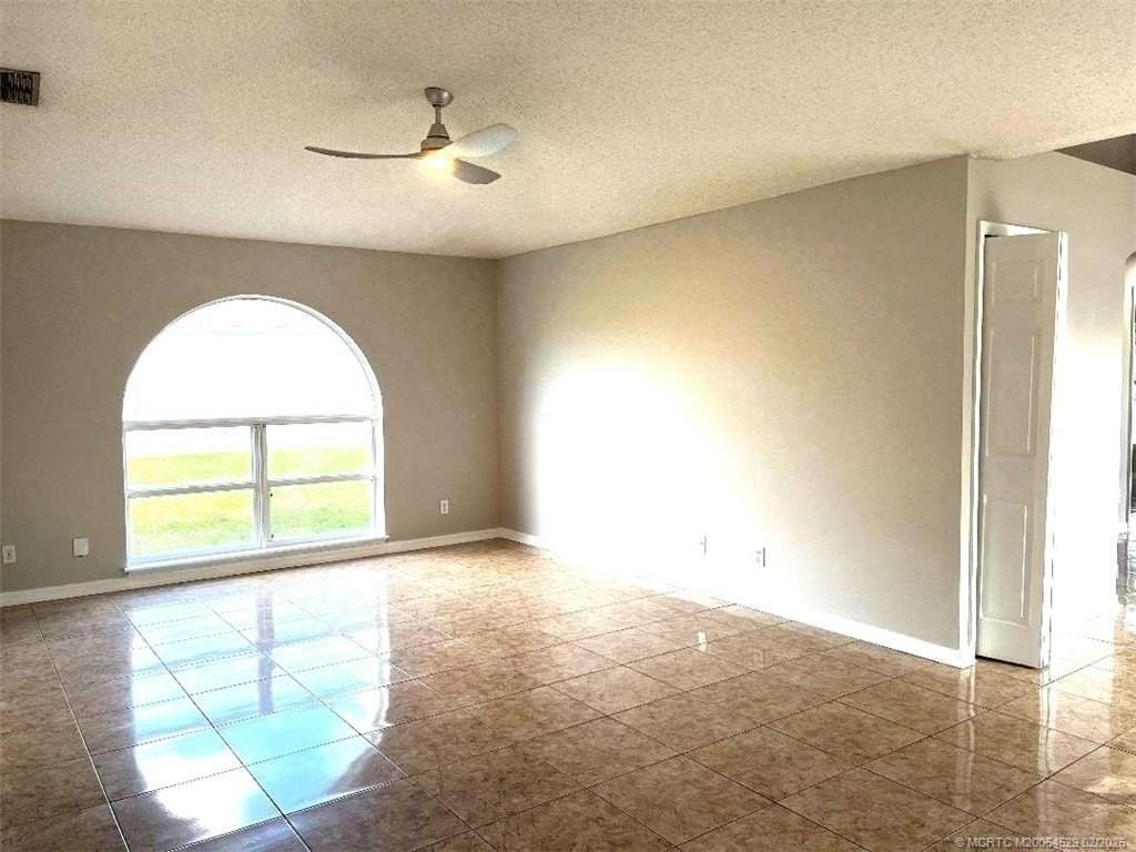 1450 Sw Paar Dr - Photo 6 of 23