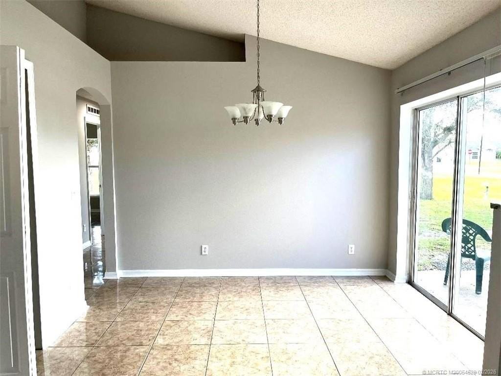 1450 Sw Paar Dr - Photo 7 of 23