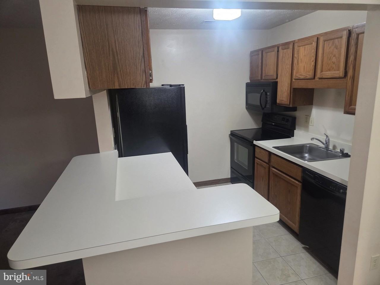 23239 Rosewood Ct Unit A-8 - Photo 3 of 14