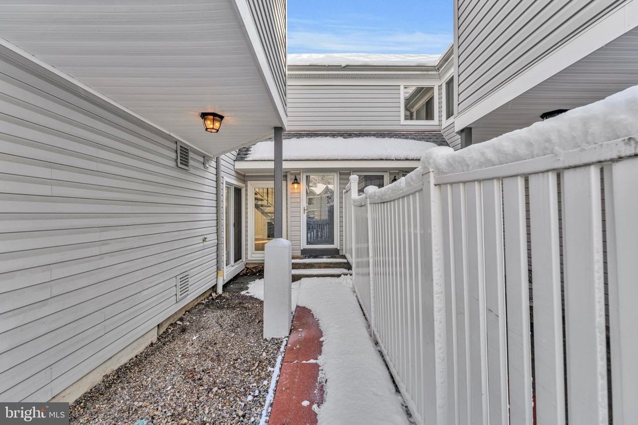 1228 Chanticleer - Photo 6 of 36