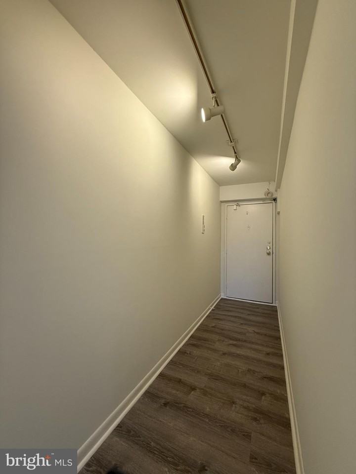 5565 Columbia Pike Apt 411 #411 - Photo 2 of 24